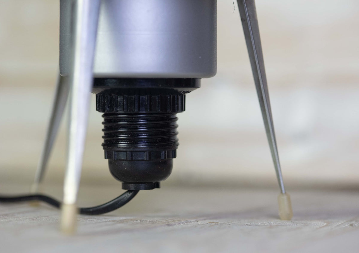 A19 bulb socket and metal leg detail on the restored Raduga lava lamp